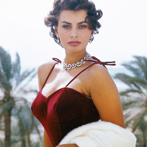 Imagem de Sophia Loren utilizando corset vermelho